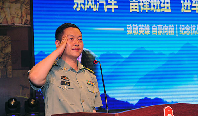 東風(fēng)汽車?yán)卒h班組走進(jìn)軍營活動(dòng)現(xiàn)場