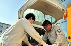 工作人員正在認(rèn)真工作