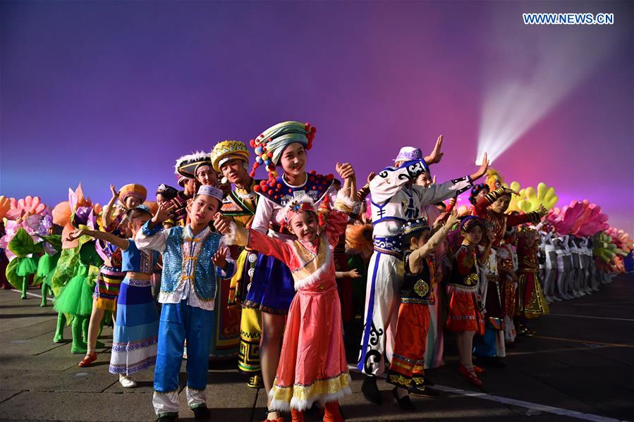 (PRC70Years) XINHUA PHOTOS OF THE DAY