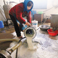 奶業(yè)困局，路在何方？