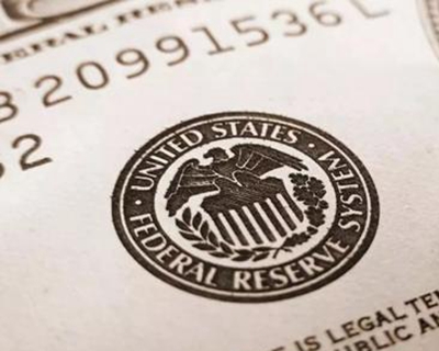 【財(cái)經(jīng)翻譯官】美聯(lián)儲(chǔ)的&ldquo;零息+量寬&rdquo;意味著什么？