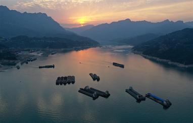 三峽水庫持續(xù)騰庫防汛