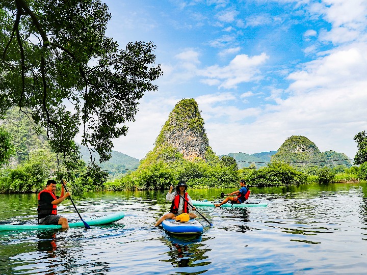 追光丨房車、帳篷、太空艙&hellip;&hellip;你想要的露營(yíng)裝備這里都有