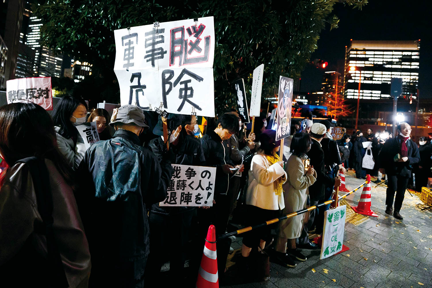 战后日本军国主义为何“死灰复燃”