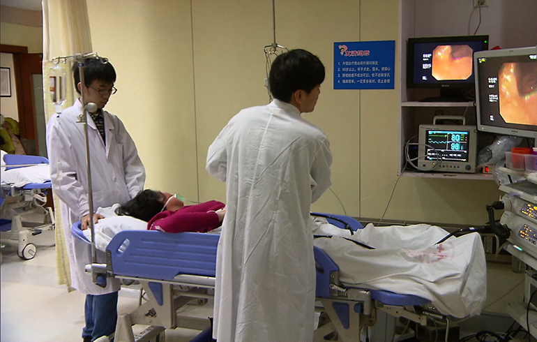 致敬偉大改革｜對話40年，講述身邊的健康故事（第九集）&mdash;&mdash;提高質(zhì)量、創(chuàng)新技術(shù)，讓患者更安心