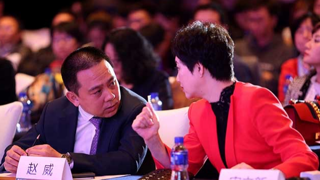 華夏幸福產(chǎn)業(yè)發(fā)展集團(tuán)總裁趙威、《英才》雜志社社長宋立新現(xiàn)場交流