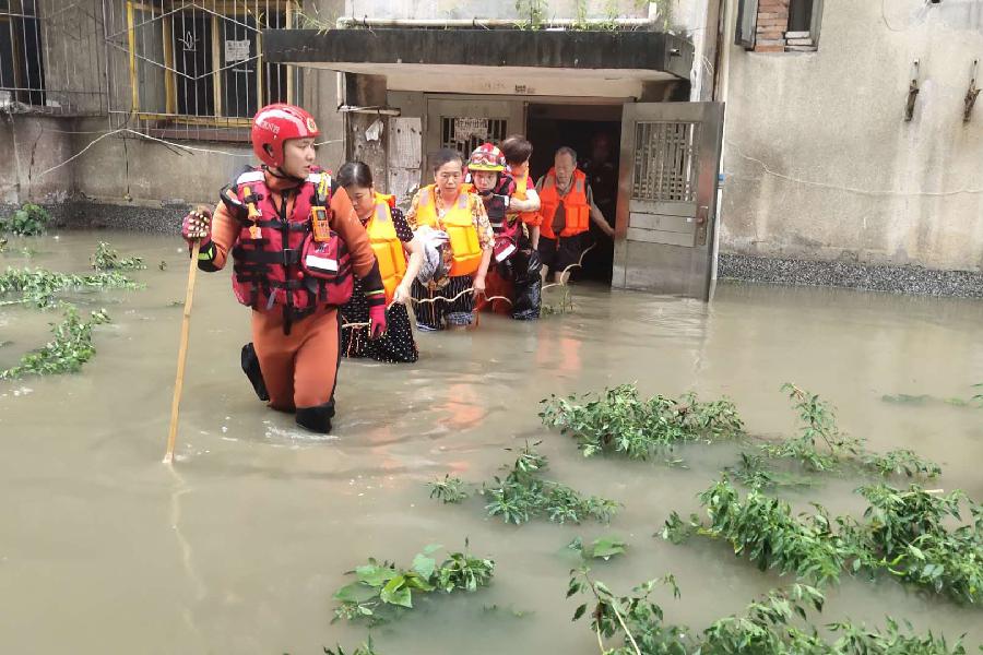 他們，為了誰？