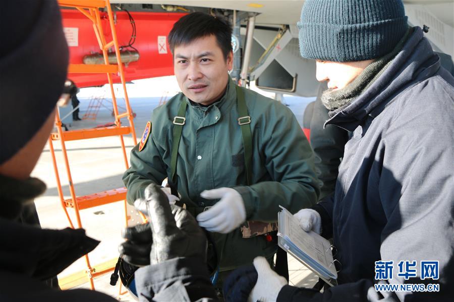 （建軍90周年&middot;英雄&middot;圖文互動(dòng)）（2）聽，渤海灣有風(fēng)吹過來&mdash;&mdash;追記海軍某艦載航空兵部隊(duì)一級(jí)飛行員張超