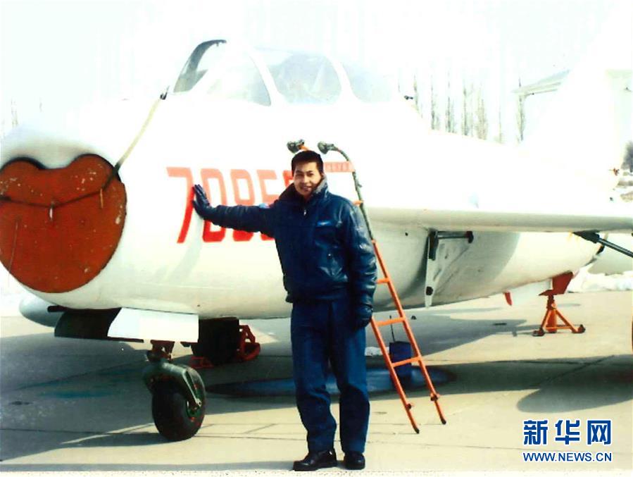 （建軍90周年&middot;英雄&middot;圖文互動(dòng)）（3）聽，渤海灣有風(fēng)吹過來&mdash;&mdash;追記海軍某艦載航空兵部隊(duì)一級(jí)飛行員張超