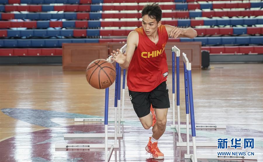 （軍運(yùn)會&middot;圖文互動）（8）從&ldquo;遲到者&rdquo;到世界冠軍&mdash;&mdash;記八一空軍五項(xiàng)隊隊員葉邦武（配本社同題文字稿）