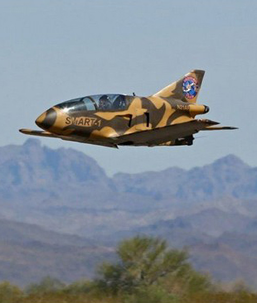 這么萌的飛機(jī)，人是怎么塞進(jìn)去的?