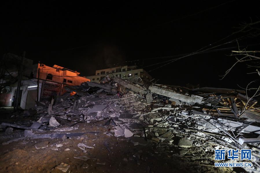 (國際)(6)以色列軍方大規(guī)模轟炸加沙地帶軍事目標(biāo)