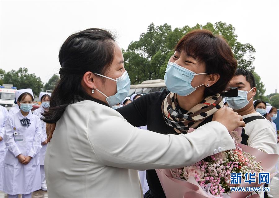 (社會(huì))(1)抗疫“戰(zhàn)友”重聚