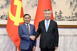 李希同越共中央政治局委員、中央書記處書記、中央檢查委員會(huì)主任陳錦繡舉行會(huì)談