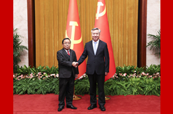 李希同老撾人革黨中央政治局委員、中央紀(jì)委書記、國家監(jiān)察總署署長坎潘舉行會(huì)談