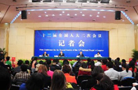 樓繼偉、張少春答記者問(wèn)