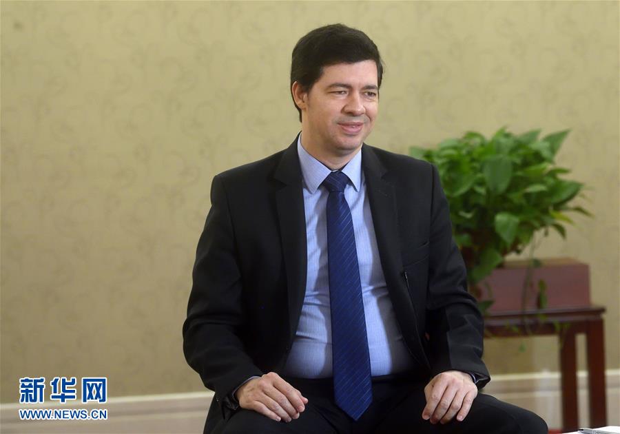 （圖文互動(dòng)）（4）中國(guó)發(fā)展進(jìn)入新時(shí)代&mdash;&mdash;9名外籍語(yǔ)言專家眼中的十九大報(bào)告