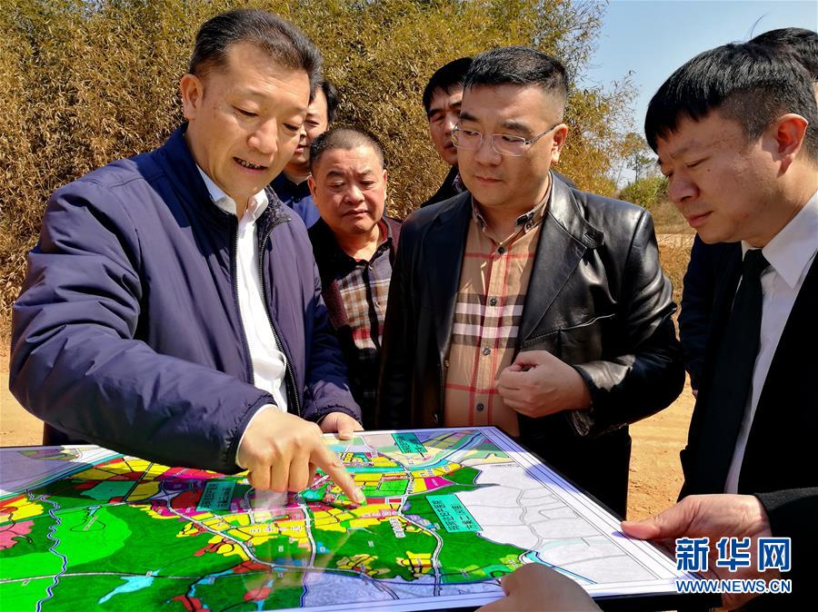 （新華全媒頭條&middot;十九大特別報(bào)道&middot;圖文互動(dòng)）（6）再塑黨的形象的偉大工程&mdash;&mdash;中國共產(chǎn)黨自身建設(shè)的五年探索之路