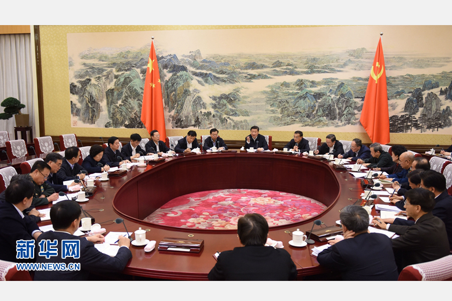 12月28日至29日，中共中央政治局召開(kāi)專(zhuān)題民主生活會(huì)，對(duì)照檢查踐行&ldquo;三嚴(yán)三實(shí)&rdquo;情況，討論研究加強(qiáng)黨風(fēng)廉政建設(shè)措施。中共中央總書(shū)記習(xí)近平主持會(huì)議并發(fā)表重要講話(huà)。新華社記者 李學(xué)仁 攝 