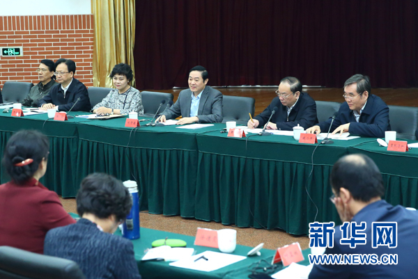 4月12日，中共中央政治局委員、中央書記處書記、中宣部部長劉奇葆在北京出席&ldquo;走向世界的中國兒童文學(xué)&rdquo;座談會(huì)并講話。 新華社記者丁海濤攝