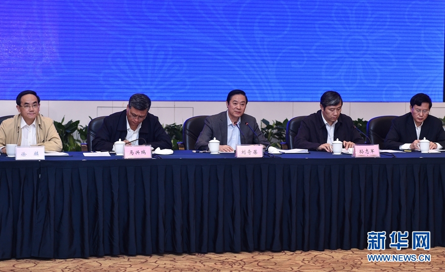 5月12日，中宣部在深圳召開以新發(fā)展理念引領(lǐng)文化改革發(fā)展座談會。中共中央政治局委員、中央書記處書記、中宣部部長劉奇葆出席會議并講話。新華社記者 毛思倩 攝