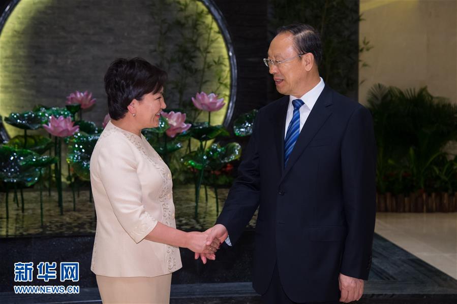 (XHDW)杜青林會(huì)見(jiàn)吉爾吉斯斯坦副總理