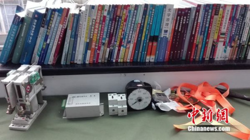 周勇工作室的一角。中新網 邱宇 攝