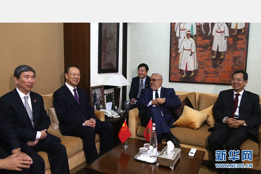 9月19日，在摩洛哥首都拉巴特，中共中央書記處書記、全國政協(xié)副主席杜青林（左二）會見摩洛哥政府首腦本&middot;基蘭（右二）。應(yīng)摩洛哥參議院邀請，中共中央書記處書記、全國政協(xié)副主席杜青林于18日至20日率中共代表團(tuán)訪摩，分別會見政府首腦本&middot;基蘭、參議長本希馬、真實性與現(xiàn)代黨總書記奧馬里等。新華社記者劉鍇攝