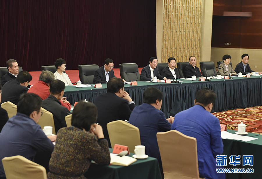 10月10日，在習(xí)近平總書記主持召開文藝工作座談會(huì)并發(fā)表重要講話兩周年之際，中宣部在北京召開繁榮文藝創(chuàng)作經(jīng)驗(yàn)交流會(huì)。中共中央政治局委員、中央書記處書記、中宣部部長(zhǎng)劉奇葆出席會(huì)議并講話。新華社記者高潔攝