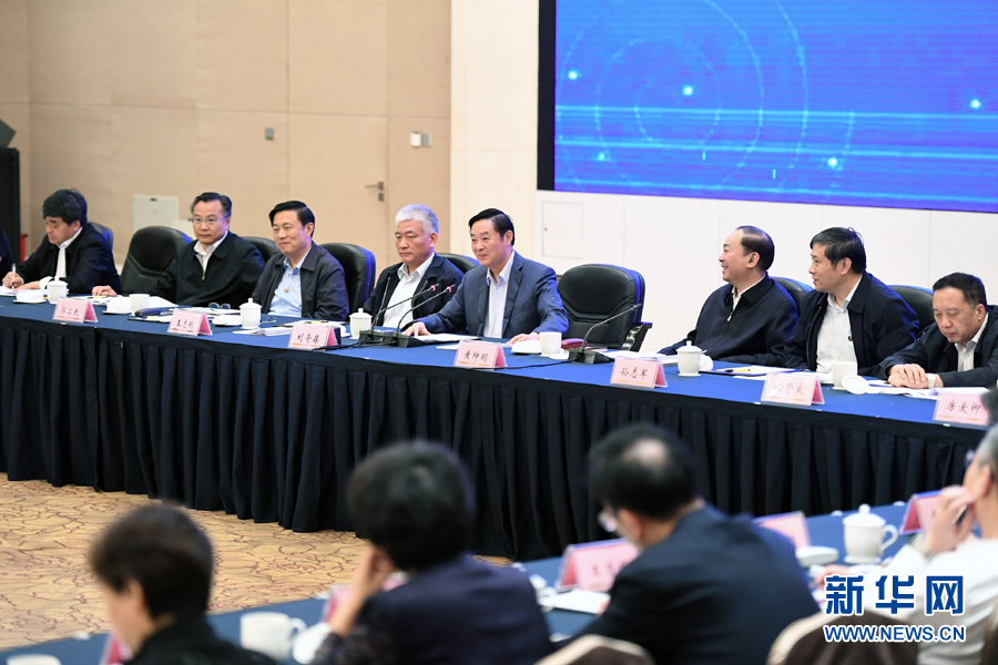 5月11日，中宣部在深圳召開深化文化體制改革座談會。中共中央政治局委員、中央書記處書記、中宣部部長劉奇葆出席會議并講話。 新華社記者張領(lǐng) 攝