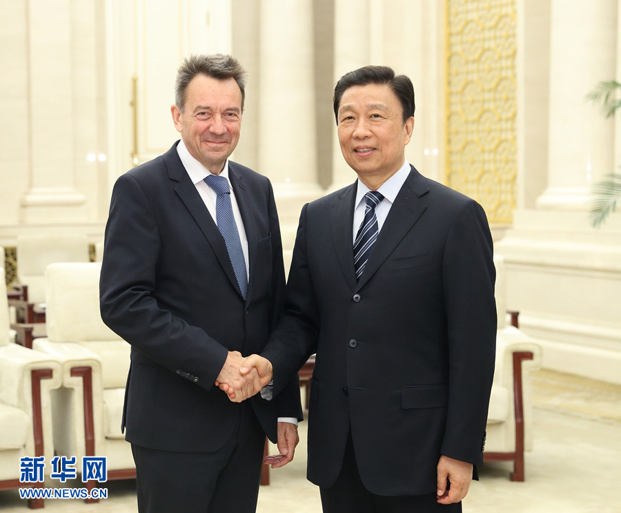 5月15日，國家副主席、中國紅十字會名譽會長李源潮在北京會見來華出席&ldquo;一帶一路&rdquo;國際合作高峰論壇的紅十字國際委員會主席莫雷爾。新華社記者 王曄 攝