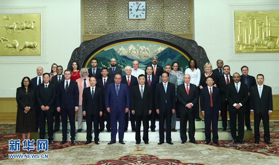 6月7日，中共中央政治局常委、中央書記處書記劉云山在北京會(huì)見金磚國(guó)家媒體高端論壇的媒體代表。新華社記者 謝環(huán)馳 攝