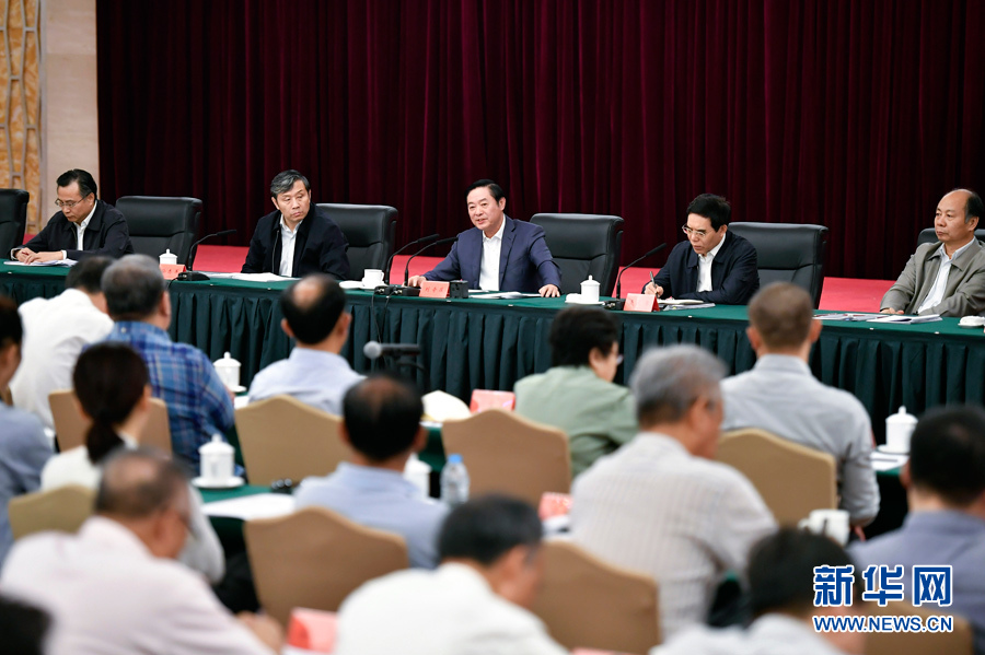 9月7日，中共中央政治局委員、中央書記處書記、中宣部部長(zhǎng)劉奇葆在北京出席全國(guó)電視劇工作座談會(huì)并講話。 新華社記者 燕雁 攝

