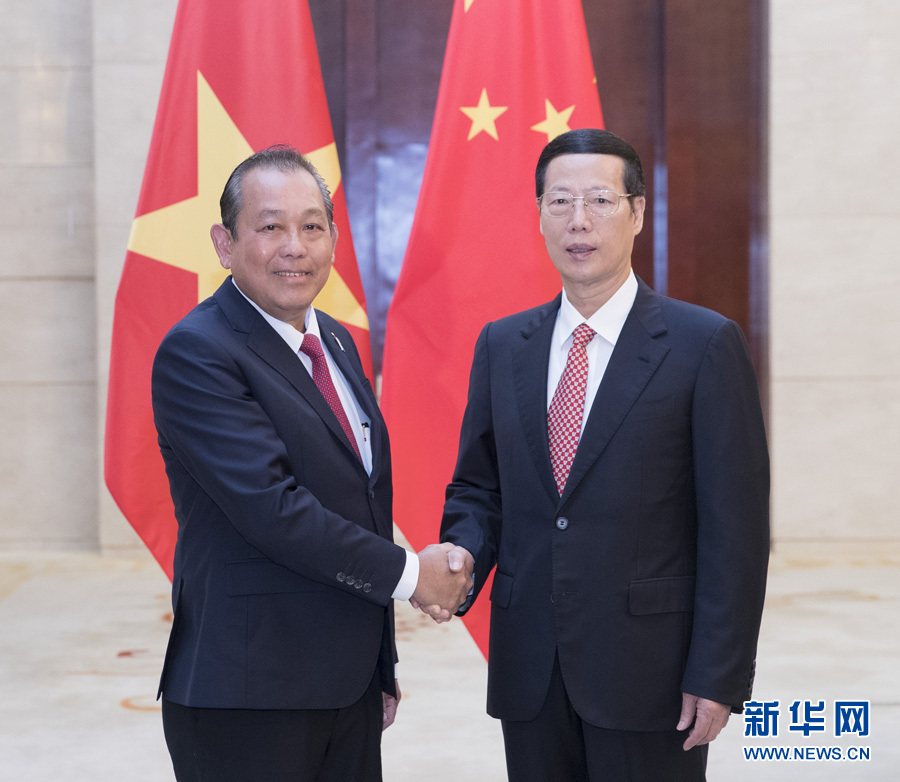  9月11日，中共中央政治局常委、國(guó)務(wù)院副總理張高麗在廣西南寧會(huì)見前來(lái)出席第十四屆中國(guó)－東盟博覽會(huì)和中國(guó)－東盟商務(wù)與投資峰會(huì)的越南常務(wù)副總理張和平。新華社記者王曄攝