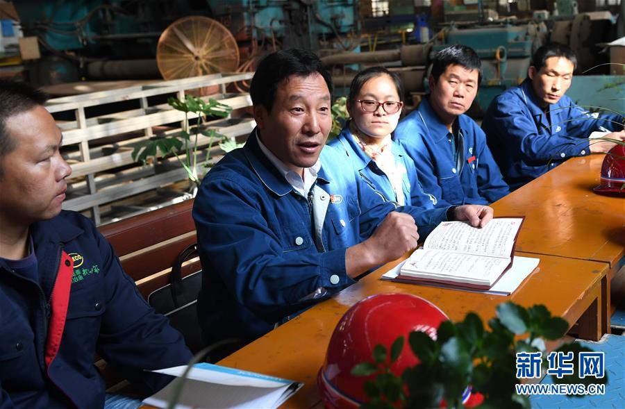 (十九大代表在基層·圖文互動)(1)耿家盛:一路學習一路宣講