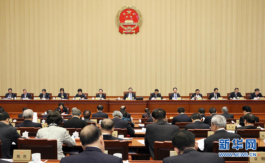 12月23日，十二屆全國人大常委會第三十一次會議在北京人民大會堂舉行第二次全體會議。張德江委員長出席。 新華社記者劉衛(wèi)兵攝