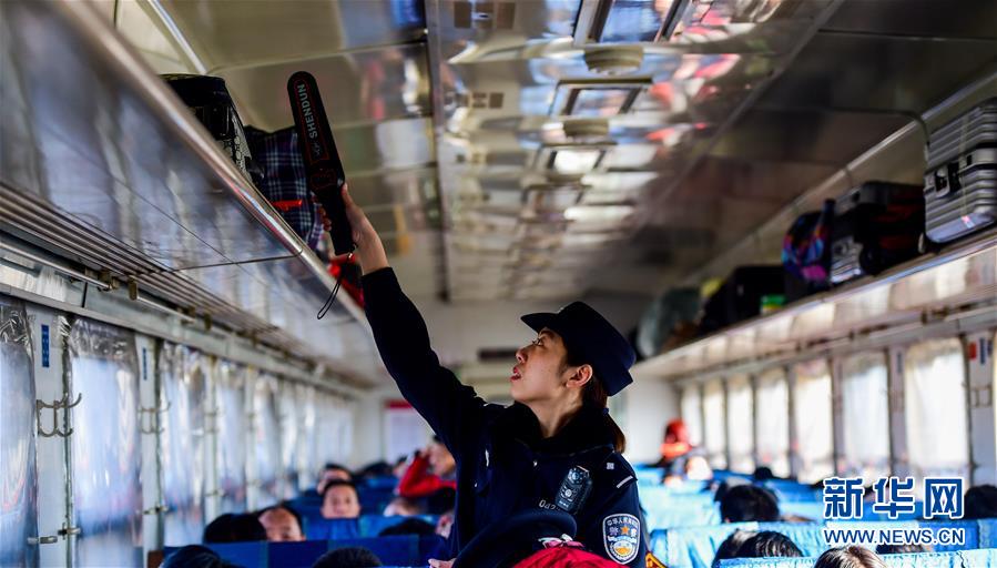 （圖片故事）（3）草原上的&ldquo;便民巴士&rdquo;