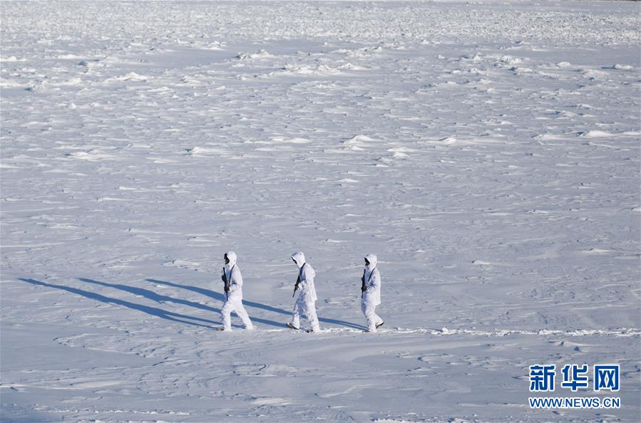 #（社會）（3）堅守在嚴冬&mdash;&mdash;黑龍江塔河邊防官兵極寒天氣徒步巡邊