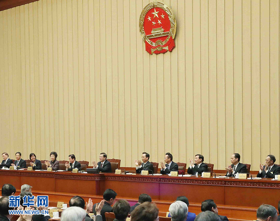 2月24日，全國人大常委會委員長張德江在北京主持十二屆全國人大常委會第三十三次會議閉幕會。在會議完成各項表決事項后，張德江發(fā)表講話。新華社記者 劉衛(wèi)兵 攝