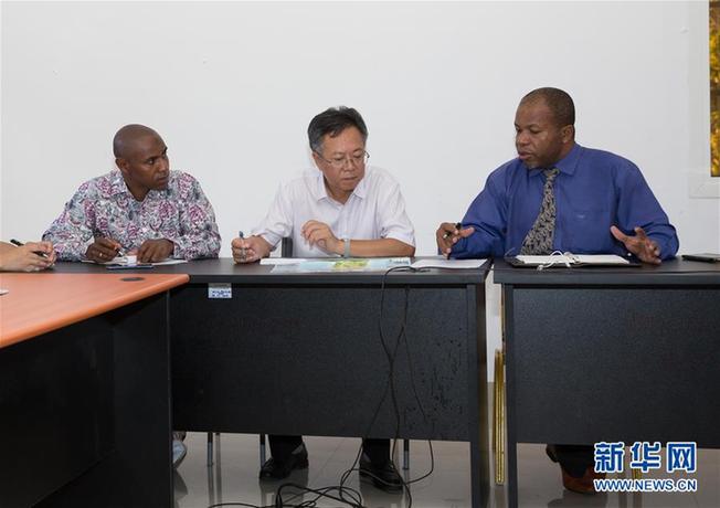 (新華全媒頭條·世界防治瘧疾日·圖文互動)(1)“月亮之國”的驅(qū)魔人——記非洲抗瘧戰(zhàn)場上的廣東團(tuán)隊