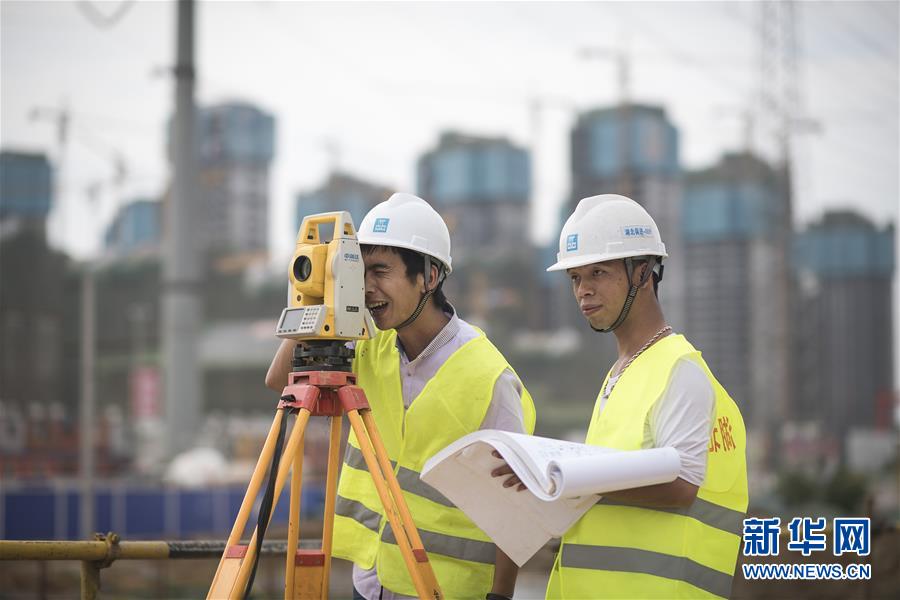 （新時代奮斗者&middot;圖文互動）（2）當(dāng)一群&ldquo;90后&rdquo;與工地相遇&mdash;&mdash;記奮戰(zhàn)在軍運會工地上的90后新農(nóng)民工