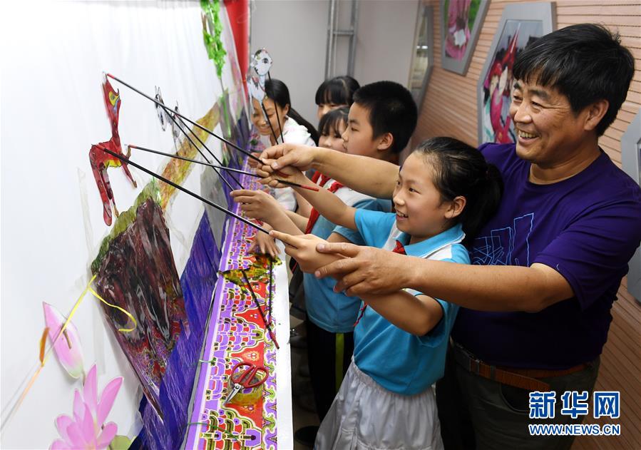 #（經(jīng)濟）（1）河北石家莊：皮影藝術(shù)進(jìn)校園