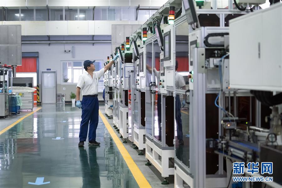 (壯闊東方潮 奮進(jìn)新時(shí)代——慶祝改革開放40年)(6)砥礪奮進(jìn) 轉(zhuǎn)型升級——改革開放40年中國制造加速邁向“中高端”