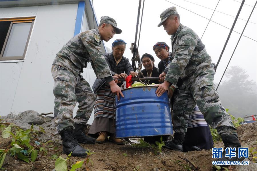 （圖文互動(dòng)）（2）特寫(xiě)：&ldquo;八一&rdquo;禮物，飛向云端哨所