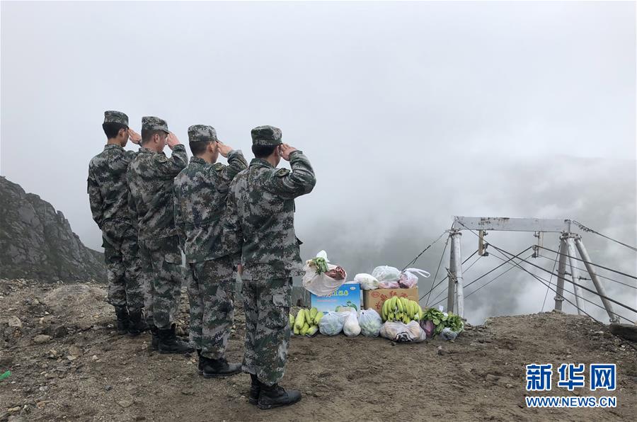 （圖文互動）（9）特寫：&ldquo;八一&rdquo;禮物，飛向云端哨所