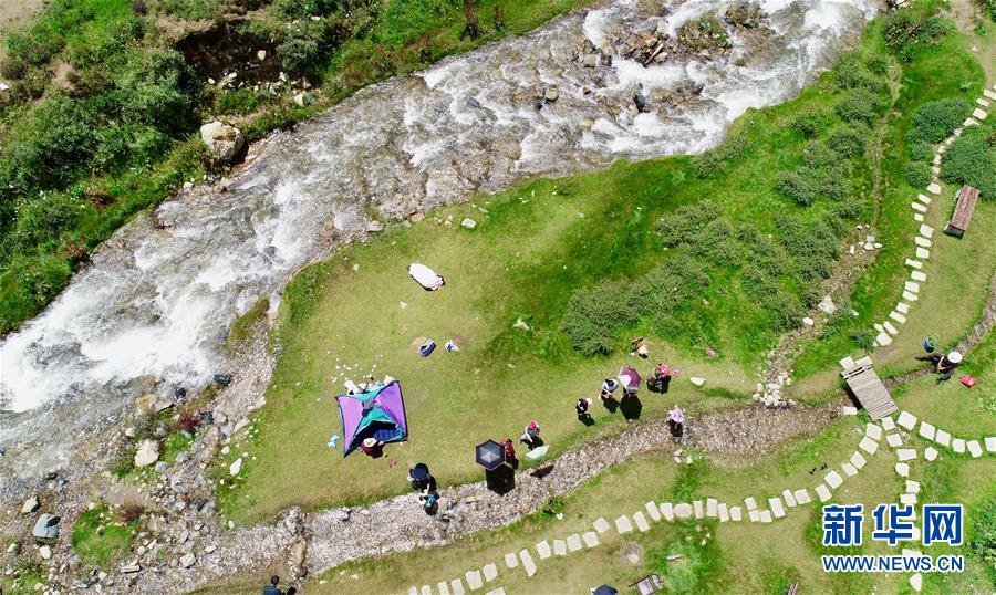 （社會(huì)）（8）夏日&ldquo;過林卡&rdquo; 親近大自然