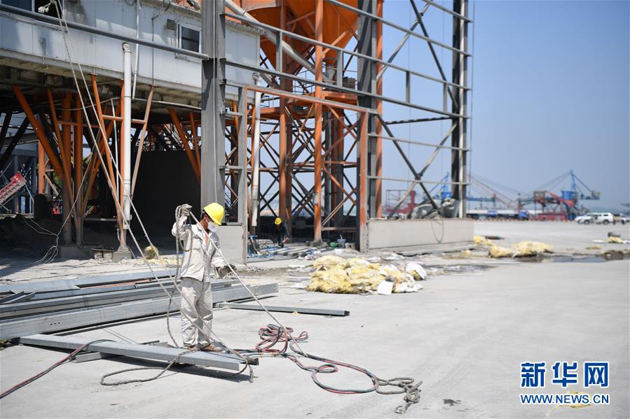 （大江奔流&mdash;&mdash;來自長江經(jīng)濟(jì)帶的報(bào)道&middot;新華全媒頭條&middot;圖文互動）（8）打造經(jīng)濟(jì)高質(zhì)量發(fā)展的強(qiáng)勁引擎&mdash;&mdash;深入推動長江經(jīng)濟(jì)帶發(fā)展述評