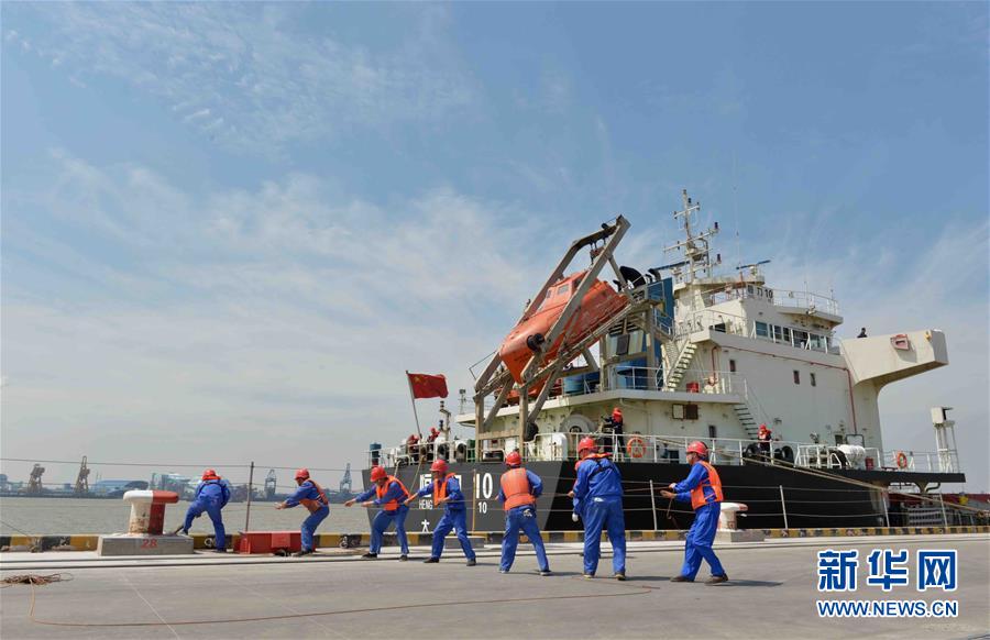 （大江奔流&mdash;&mdash;來自長江經(jīng)濟(jì)帶的報(bào)道&middot;新華全媒頭條&middot;圖文互動）（4）打造經(jīng)濟(jì)高質(zhì)量發(fā)展的強(qiáng)勁引擎&mdash;&mdash;深入推動長江經(jīng)濟(jì)帶發(fā)展述評