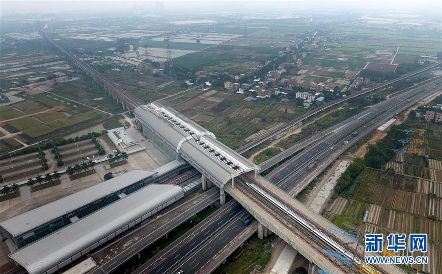 (新華全媒頭條·圖文互動(dòng))(2)開(kāi)創(chuàng)融合新格局 探索發(fā)展新路徑——推進(jìn)粵港澳大灣區(qū)建設(shè)一年間