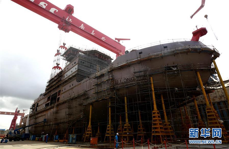 (圖文互動(dòng))(1)我國第一艘自主建造的極地科考破冰船“雪龍2”號(hào)雄姿初現(xiàn)
